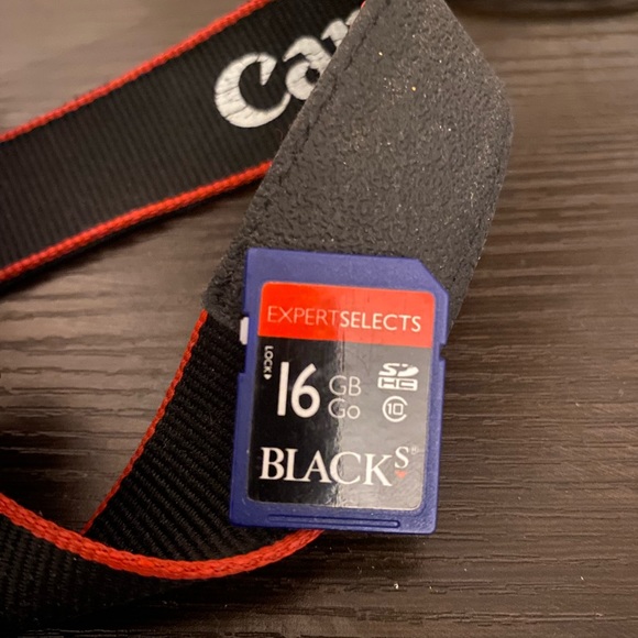 Cannon Rebel T5 with cannon zoom lens EF-S 18-55mm - Picture 6 of 8